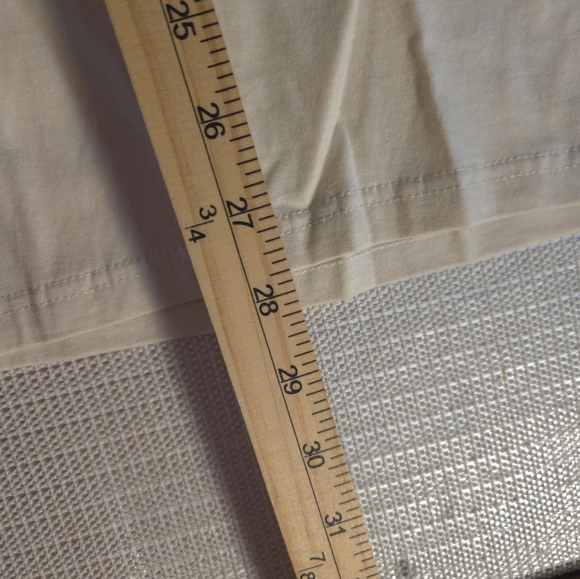 SANRIO Hello Kitty Beige Color Graphic T-Shirt Size Large Watering Plants NEW - Picture 11 of 12